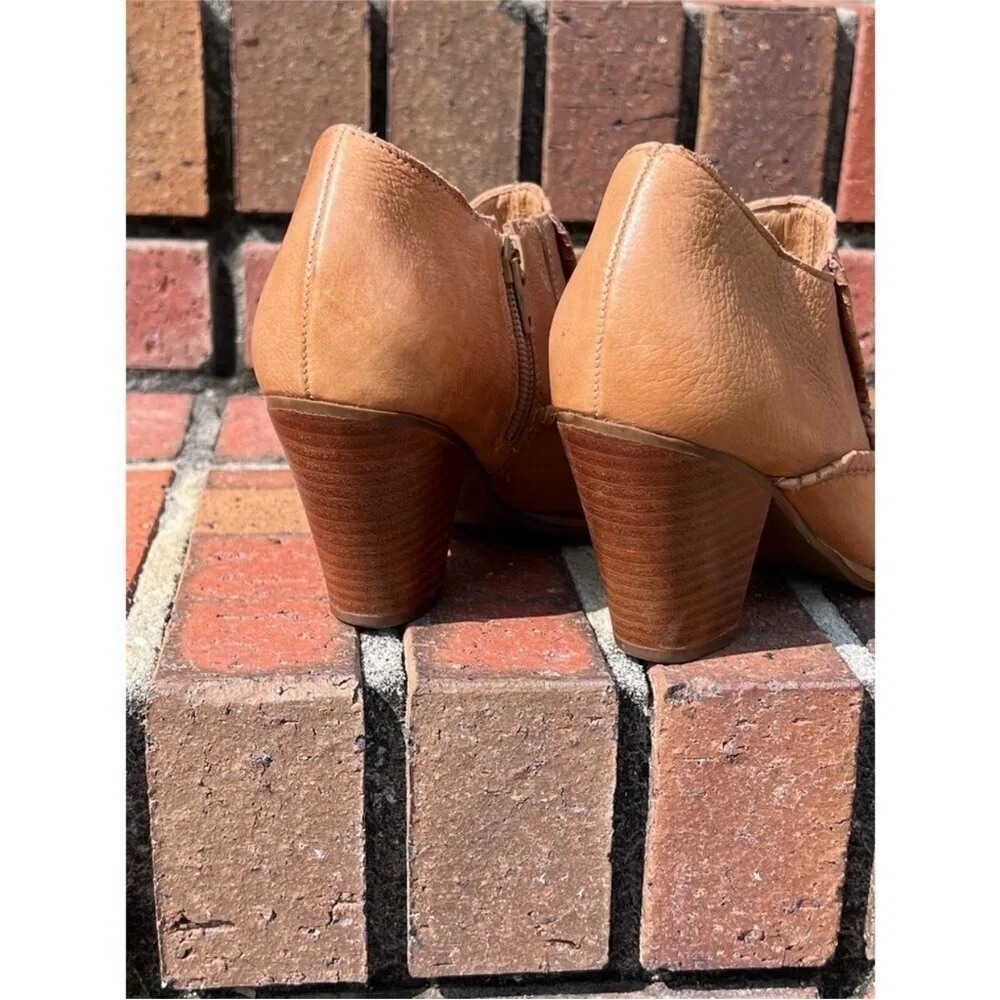 JACK ROGERS leather Kyle pull on boots/booties size 6 1/2
